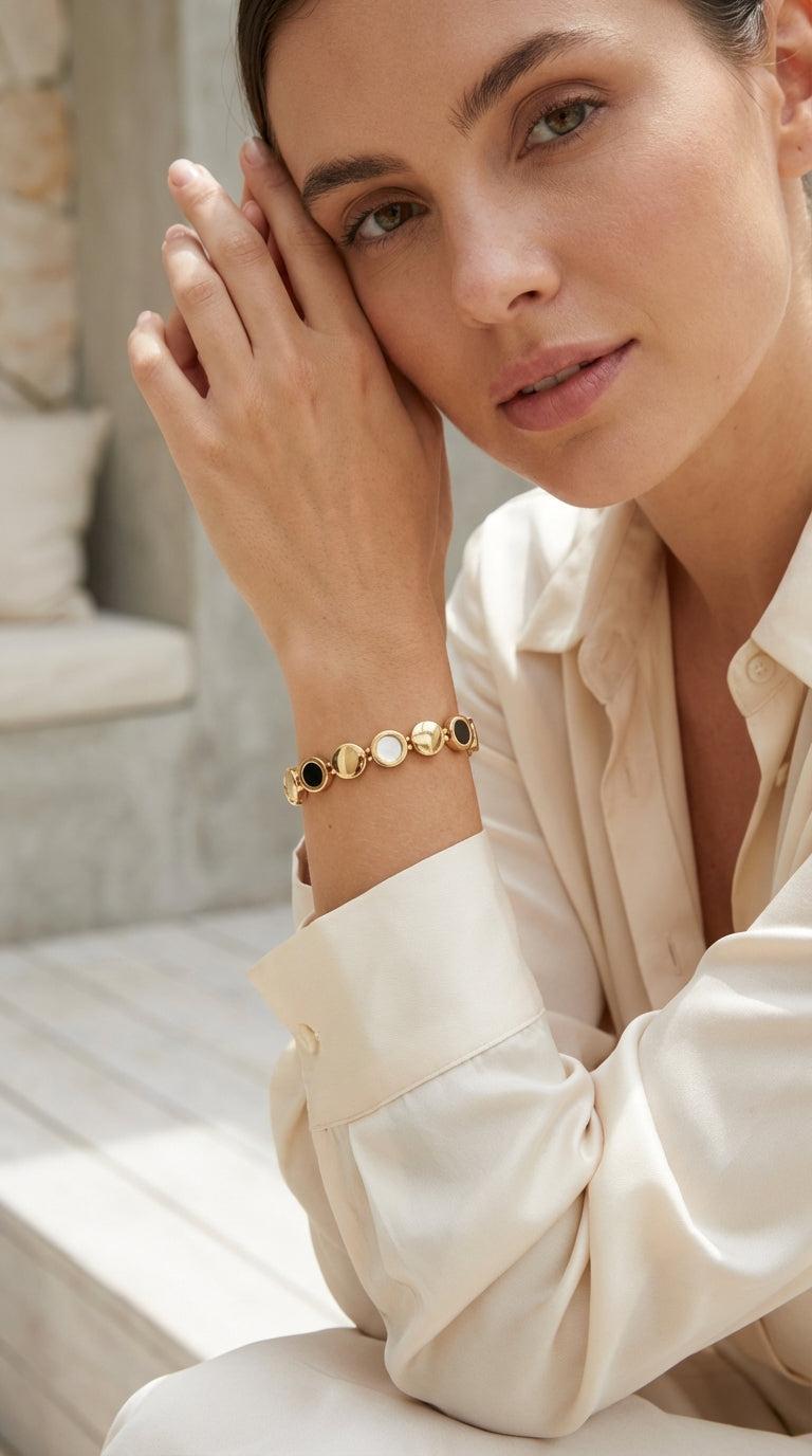 Gold elasticated circles bracelet