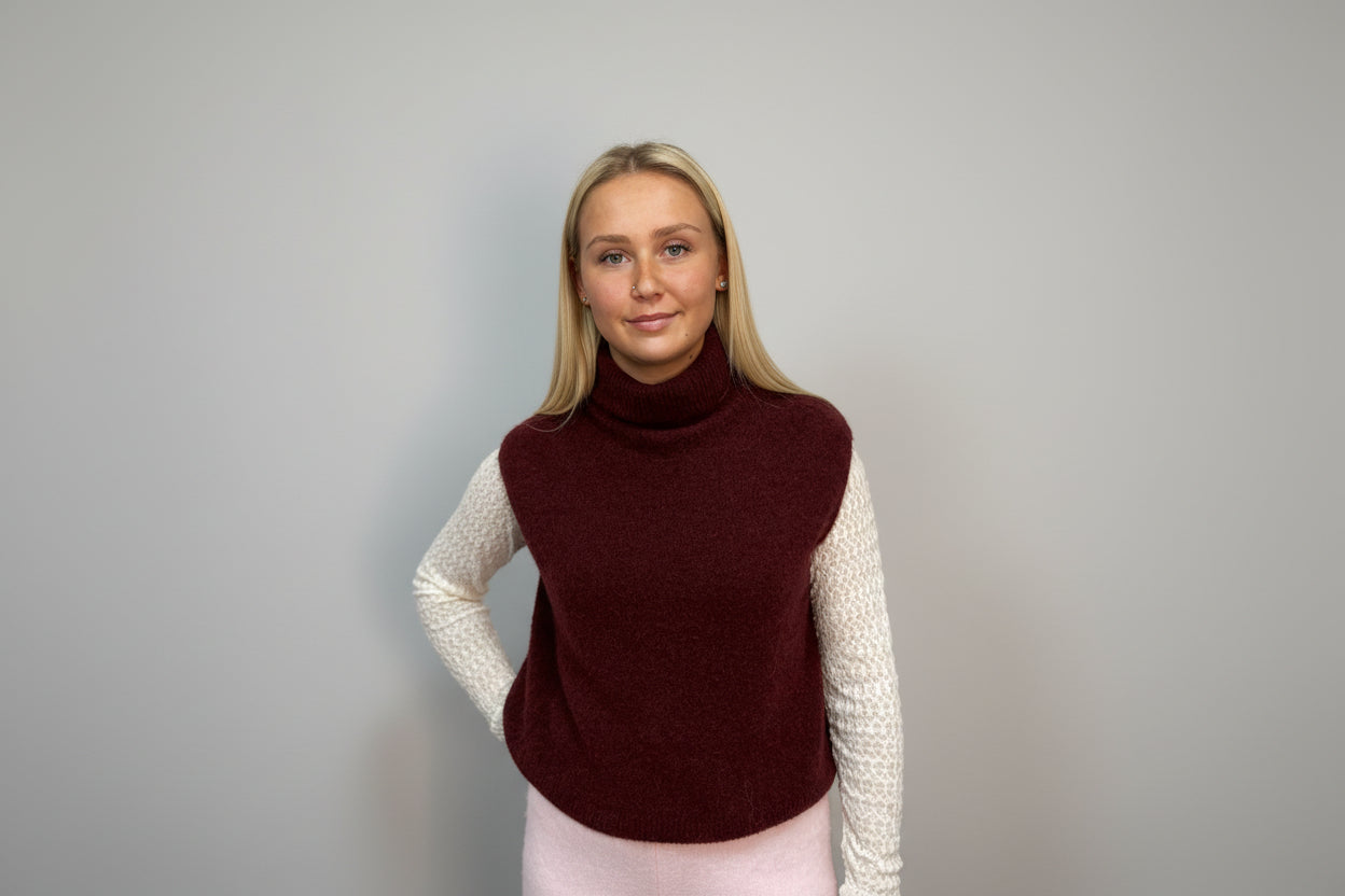 Berry Sleeveless Tank Top