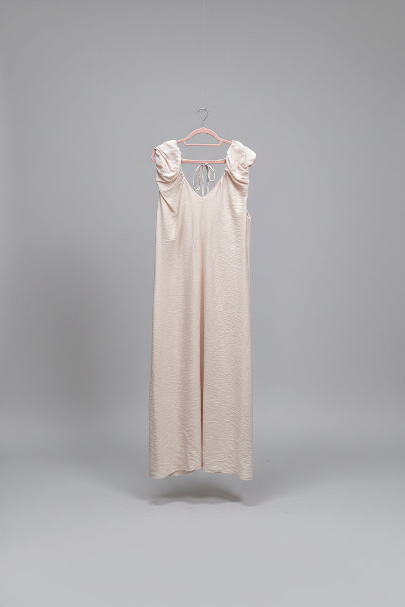 VIVIENNE Ruffle Shoulder Tie Back Maxi Dress